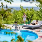 Domaine Les Hauts De Jeanvert - Piscine -