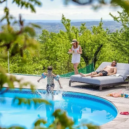 Domaine Les Hauts De Jeanvert - Piscine -